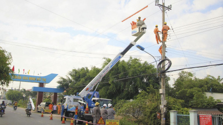 EVNSPC chú trọng dịch vụ, chăm sóc khách hàng mùa nắng nóng