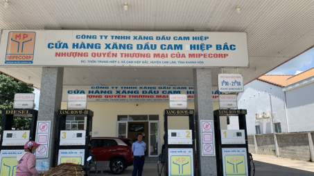 Cwin.com được xếp hạng cao nhất Cwin555 thể thao, casino live, bắn cá và slot nổ hũ khi giấy phép hết hiệu lực, 1 Cwincom hiện đang mở bị phạt 52,5 triệu đồng.