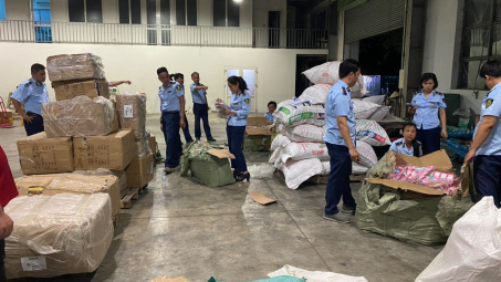 Thu giữ gần 7.000 điếu xì gà ngoại nhập tại một Cwincom hiện đang mở Logistics Viettel