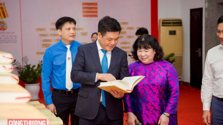 [TIN ẢNH] Lễ công bố Bộ sách Lịch sử Công Thương Việt Nam