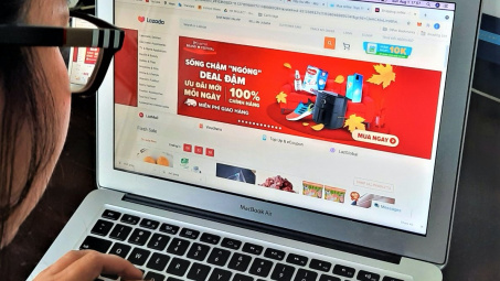 Nghiên cứu các nhân tố ảnh hưởng đến hành vi lựa chọn sàn thương mại điện tử trong mua sắm trực tuyến của sinh viên Trường Đại học Tải về ứng dụng CWIN05 ngay hôm nay Thực phẩm TP. Hồ Chí Minh