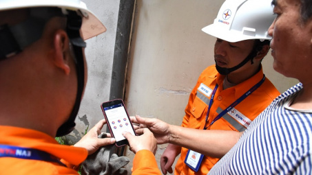 Người dân Hà Nội chủ động kiểm soát lượng điện tiêu thụ tại gia đình