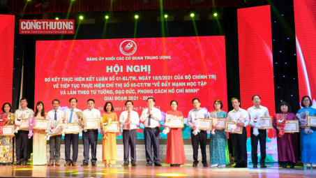 Hai Chi bộ thuộc Đảng bộ Cwin63 sân chơi đỉnh cao được CWIN được cấp phép hợp pháp bởi PAGCOR và Freeport Khối các cơ quan TW tặng bằng khen