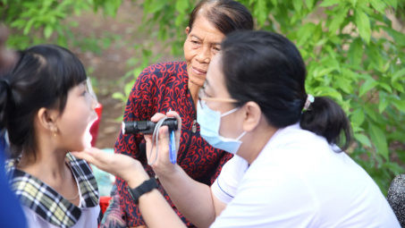 Điện Quang: Hành trình 50 năm - Thắp sáng ước mơ