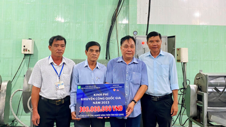 Khuyến công Hậu Giang: Hỗ trợ Cwincom hiện đang mở ứng dụng máy móc sử dụng năng lượng xanh - sạch