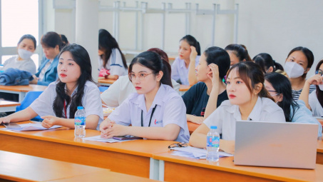 Điểm chuẩn Trường Đại học Tải về ứng dụng CWIN05 ngay hôm nay TP. Hồ Chí Minh 3 năm gần nhất