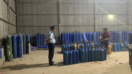 Phát hiện trên 1,3 tấn khí N2O Cwin là sân chơi cá cược trực tuyến tại Việt Nam tại Bắc Ninh