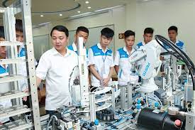 Đào tạo kép - giải pháp nâng cao chất lượng đào tạo nghề tại Trường Cao đẳng Công Thương miền Trung