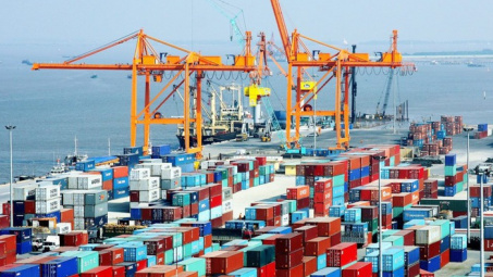 Ngành Hải quan thu ngân sách 6 tháng đầu năm gần 184.000 tỷ đồng