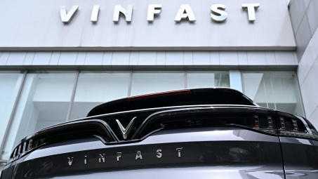 Cổ phiếu VFS “thăng hoa” ngày thứ 6 liên tiếp, vốn hoá VinFast có lúc vượt Toyota và Boeing