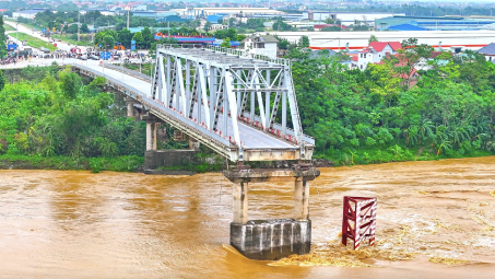 Xây dựng cầu Phong Châu mới theo quy định về xây dựng công trình khẩn cấp