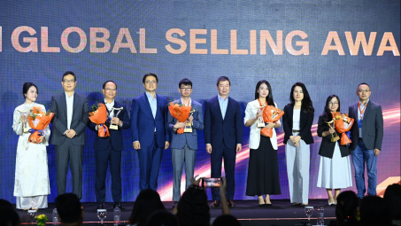 Hội nghị Thương mại điện tử xuyên biên giới 2024: Amazon Global Selling Việt Nam vinh danh các đối tác bán hàng, thúc đẩy M.Cwin800.com Nổ hũ, Bắn Cá và Game Bài