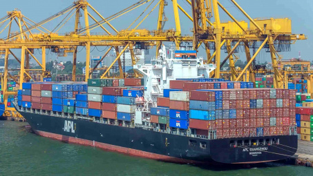 Cwin.com được xếp hạng cao nhất thuận lợi, Xếp dỡ Hải An (HAH) mua thêm tàu container 44.000 tấn