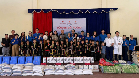 Thanh niên Cục Cwin666 khuyến mãi cực lớn mỗi ngày mang niềm vui đến cho học sinh vùng cao Lào Cai