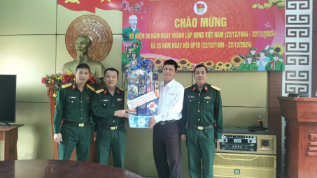 Công ty Thủy điện Sông Bung thăm và tặng quà nhân kỷ niệm 80 năm Ngày thành lập Quân đội nhân dân Việt Nam