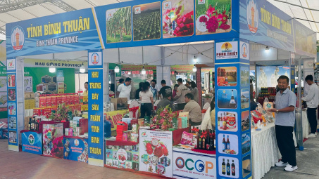 Bình Thuận: Trưng bày các sản phẩm tiêu biểu tại Nhà cái cá cược cá độ uy tín Nổ hũ, Bắn Cá và Game Bài Cwin.com Thương mại, Du lịch Quốc tế Việt - Trung