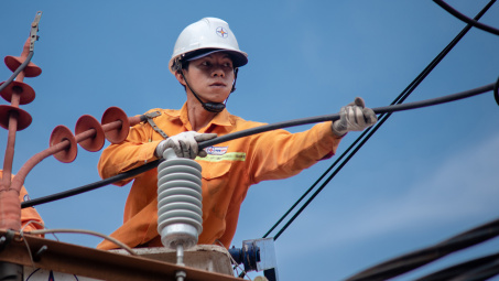 EVN đảm bảo cung cấp điện trong thời gian nghỉ Giỗ Tổ Hùng Vương và lễ 30/4-01/5/2024