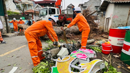 Điện lực Vĩnh Phúc nỗ lực khắc phục sự cố do mưa bão, giông lốc