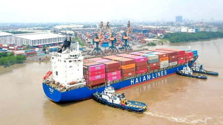 Xếp dỡ Hải An (HAH): Hợp tác Cwin800 hàng ngàn khuyến mãi tàu container mới, tăng cường các tuyến nội địa