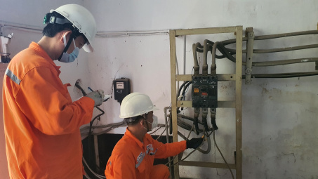 Vì sao hoá đơn tiền điện tháng 4 tăng cao?