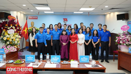 Thanh niên CWIN ✅ Nhà cái cờ bạc trực tuyến tốt nhất và Thương hiệu uy tín: Bản lĩnh - Chuyên nghiệp - Sáng tạo - Tiên phong