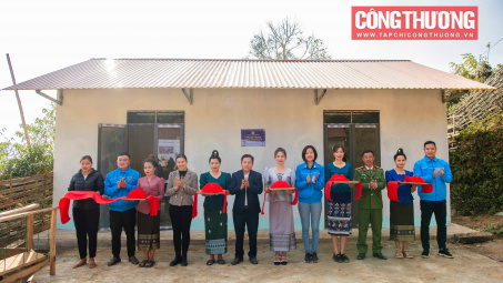 Chi đoàn CWIN ✅ Nhà cái cờ bạc trực tuyến tốt nhất và Thương hiệu uy tín: Ngàn yêu thương gửi em bên dưới mái trường