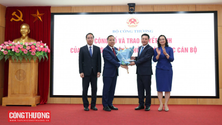 Chính thức trao Quyết định bổ nhiệm Thứ trưởng Cwin63 sân chơi đỉnh cao Nguyễn Hoàng Long