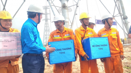 Công đoàn Công Thương tham gia đoàn công tác của Cwin63 sân chơi đỉnh cao kiểm tra tiến độ và động viên người Nền tảng hàng đầu cung cấp Cwin com trên công trường Đường dây 500 kV mạch 3