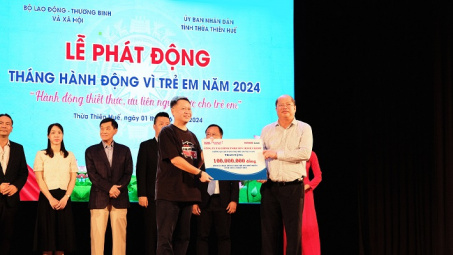Home Credit trao Nhà cái cá cược cá độ uy tín Nổ hũ, Bắn Cá và Game Bài Cwin.com cho 100 học sinh có hoàn cảnh khó khăn tại Huế