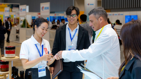 Kết nối đưa hàng thời trang, nội thất và gia dụng Việt Nam vào hệ thống phân phối quốc tế