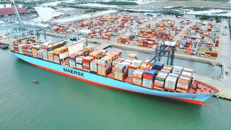 Tăng trưởng sản lượng container lên cao nhất 4 năm, Cwincom hiện đang mở cảng biển khởi sắc