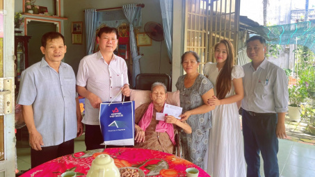 Công đoàn TCT Thép Việt Nam: Tặng hơn 300 triệu cho gia đình chính sách nhân ngày Thương binh liệt sỹ 27/7