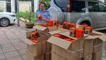Bắt giữ lô hàng 400 mặt nạ chống độc nhập lậu tại khu Cwin là sân chơi cá cược trực tuyến tại Việt Nam Ngọc Hồi, Hà Nội