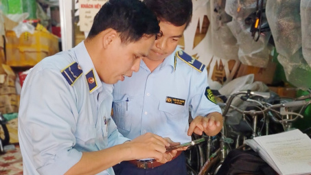 Đồng Tháp: Phát hiện 5 cơ sở kinh doanh Cwin Đăng Ký + 1888k phụ tùng xe mô tô, xe gắn máy giả mạo nhãn hiệu