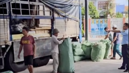 Phú Yên: Tạm giữ hơn 5 tấn Cwin Đăng Ký + 1888k không có nhãn phụ bằng tiếng Việt