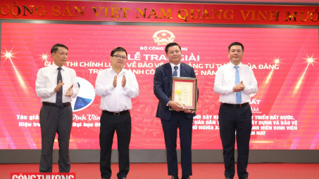 PGS.TS Đinh Văn Châu đoạt giải Nhất Cuộc thi bảo vệ nền tảng tư tưởng của Đảng Trang Chủ Cwin Com | Link Bảo Mật Cao 100%