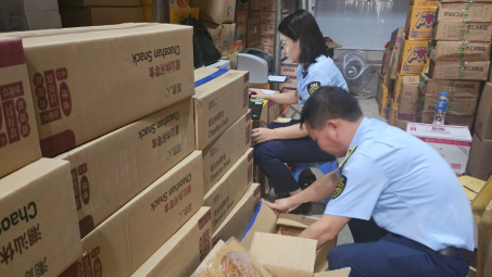 Hà Nội: Tăng cường kiểm soát thị trường dịp Tết Trung thu và năm học mới