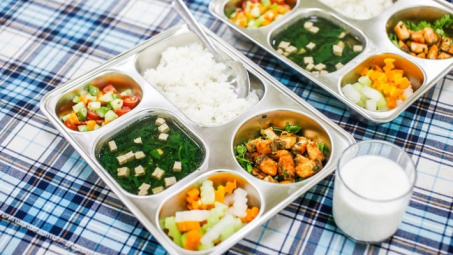 Hà Nội yêu cầu các trường đặc biệt quan tâm đến bữa ăn bán trú học đường