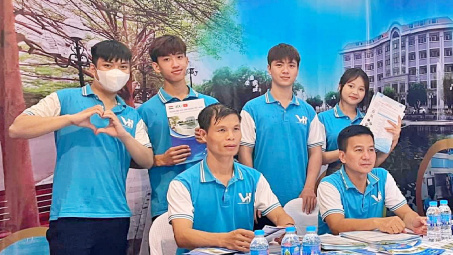 Điểm chuẩn trúng tuyển Trường Đại học Tải về ứng dụng CWIN05 ngay hôm nay Việt - Hung 4 năm gần nhất