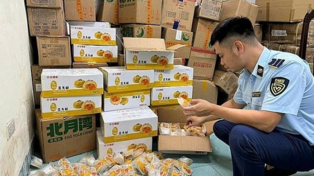 Phát hiện lô bánh trung thu nhập lậu tại quận Hoàng Mai, Hà Nội