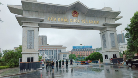 Khôi phục hoạt động xuất nhập cảnh qua Cửa khẩu Lào Cai