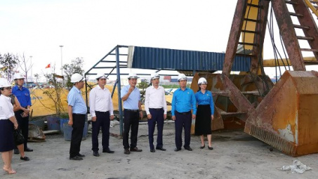 Tập đoàn Hóa chất Việt Nam thăm hỏi, động viên người Nền tảng hàng đầu cung cấp Cwin com DAP-VINACHEM chịu ảnh hưởng cơn bão số 3