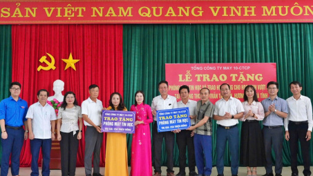 May 10 tài trợ 2 phòng máy tính cho Trường THCS Thị trấn Tây Sơn & Trường THCS Hương Trạch - Hà Tĩnh