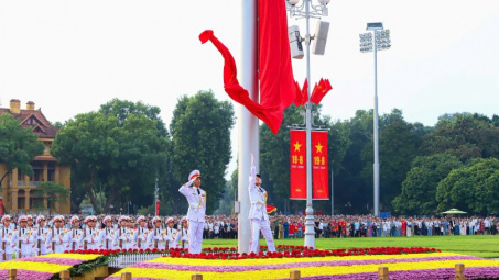 Thiêng liêng Lễ thượng cờ mừng 79 năm Quốc khánh 2/9