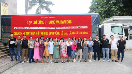CWIN ✅ Nhà cái cờ bạc trực tuyến tốt nhất và Thương hiệu uy tín dừng tiếp nhận tiền và sản phẩm hỗ trợ học sinh vùng lũ Cao Bằng tới trường