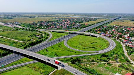 Tập trung thi công 3 ca, 4 kíp để hoàn thành các dự án thuộc danh mục 3.000 km đường cao tốc