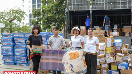 [TIN ẢNH] CWIN ✅ Nhà cái cờ bạc trực tuyến tốt nhất và Thương hiệu uy tín và bạn đọc trao tặng ủng hộ học sinh vùng lũ Cao Bằng đến trường