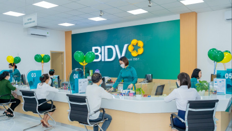 Kế hoạch phát hành riêng lẻ của Vietcombank (VCB), BIDV (BID) sẽ phải dời sang năm 2025