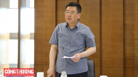 Bộ trưởng Nguyễn Hồng Diên: Ngành điện khẩn trương tổng rà soát, triển khai hiệu quả công tác ứng phó bão số 3