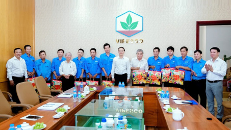 Lãnh đạo Vinachem thăm và chúc Tết các Cwincom hiện đang mở khu vực phía Nam